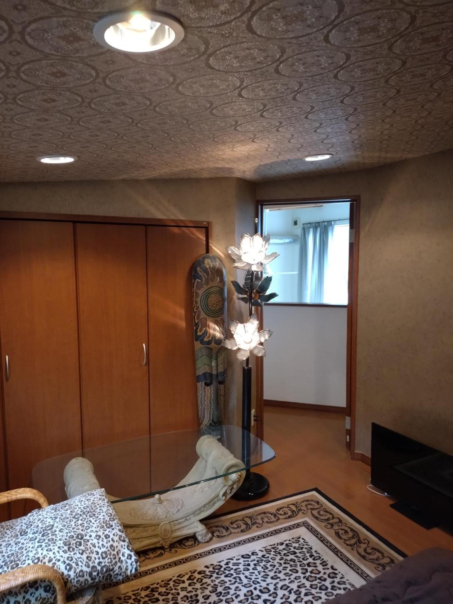 Stage Apartment *