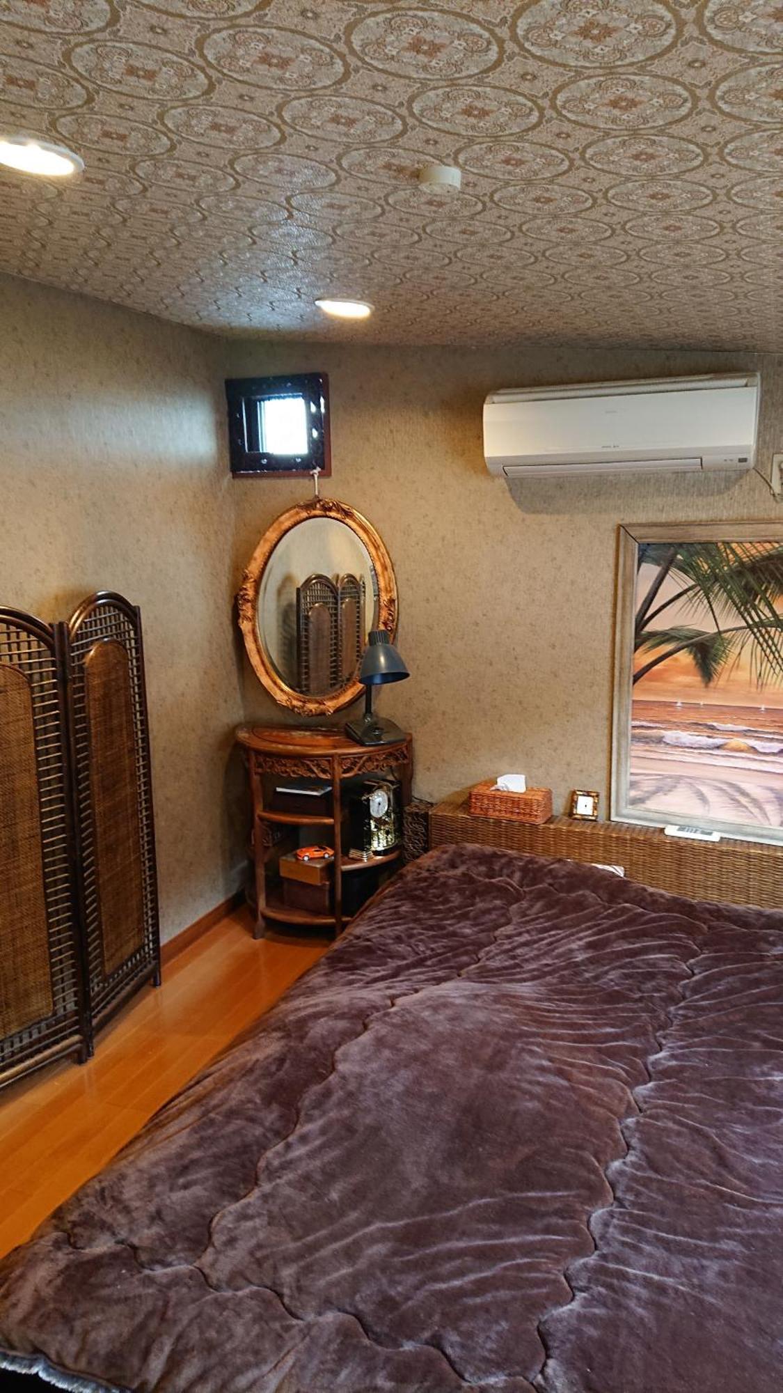 Stage Apartment *