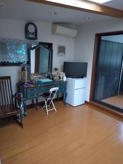 Stage Apartment *